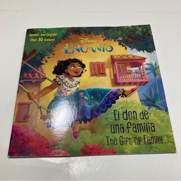 Disney Encanto book - Picture 2 of 4
